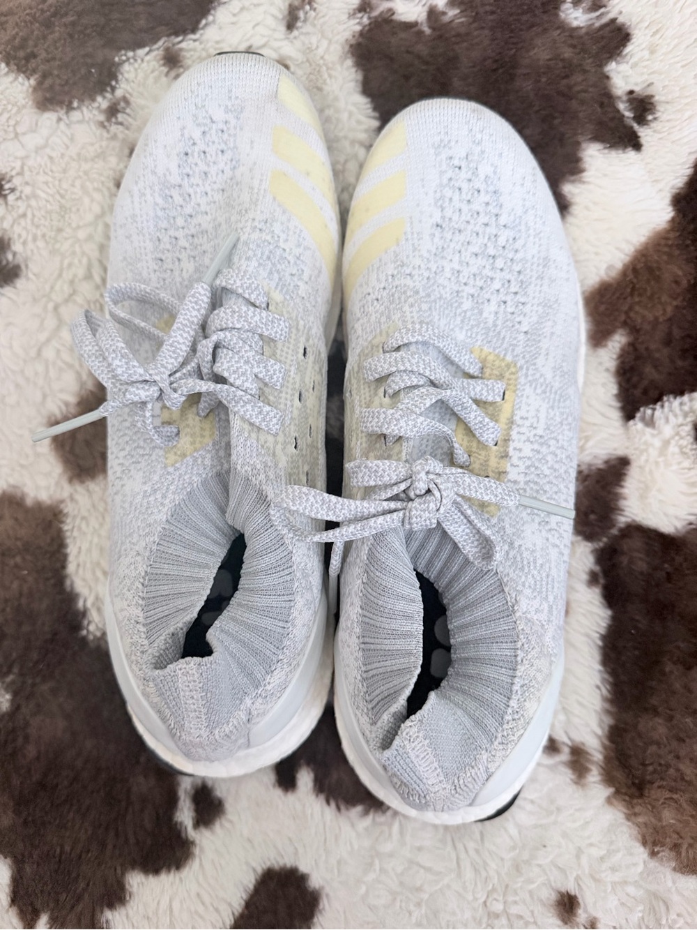 adidas Ultra Boise Women’s Light Gray/white Knit Running Shoes